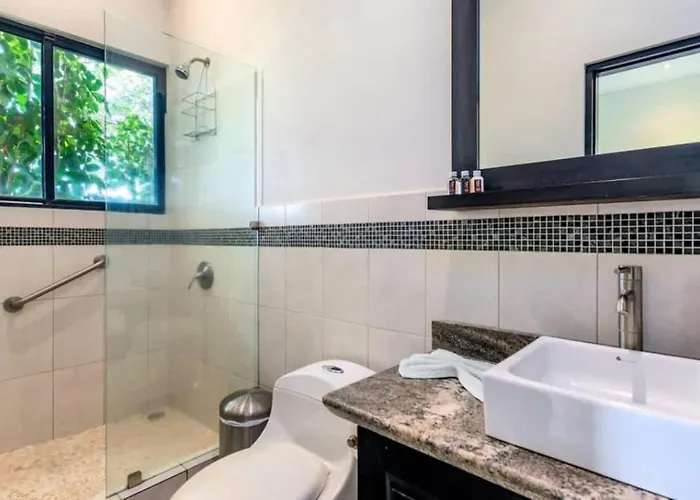 Nostalgic Retro On Luxurious Lot With A Private Infinity Pool And Ocean Views Сasa de vacaciones *