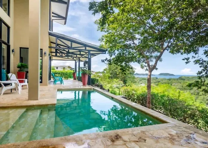 Nostalgic Retro On Luxurious Lot With A Private Infinity Pool And Ocean Views Сasa de vacaciones *
