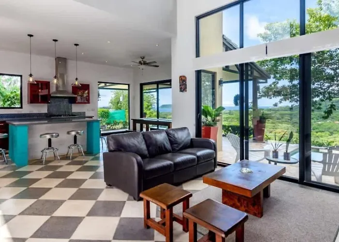 Nostalgic Retro On Luxurious Lot With A Private Infinity Pool And Ocean Views Casa vacanze Santa Cruz (Guanacaste)