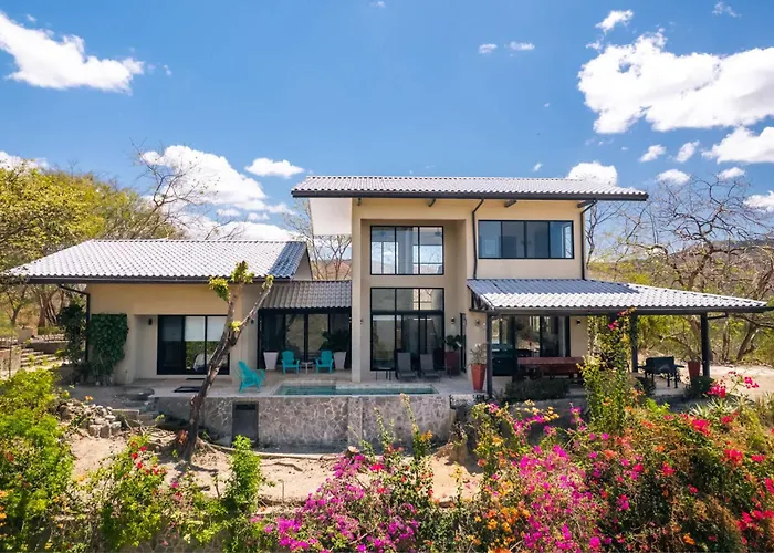 Nostalgic Retro On Luxurious Lot With A Private Infinity Pool And Ocean Views * Santa Cruz (Guanacaste)