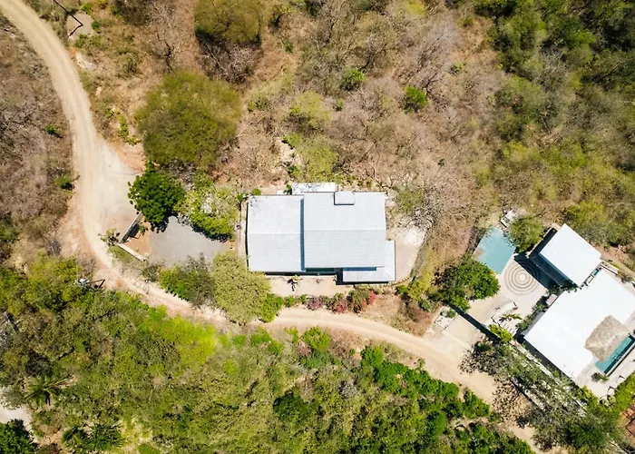 Nostalgic Retro On Luxurious Lot With A Private Infinity Pool And Ocean Views * Santa Cruz (Guanacaste)
